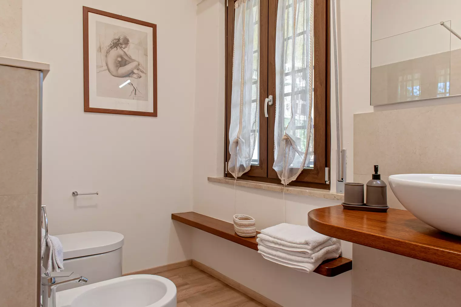 Second bathroom view at Appartamento La Quercia