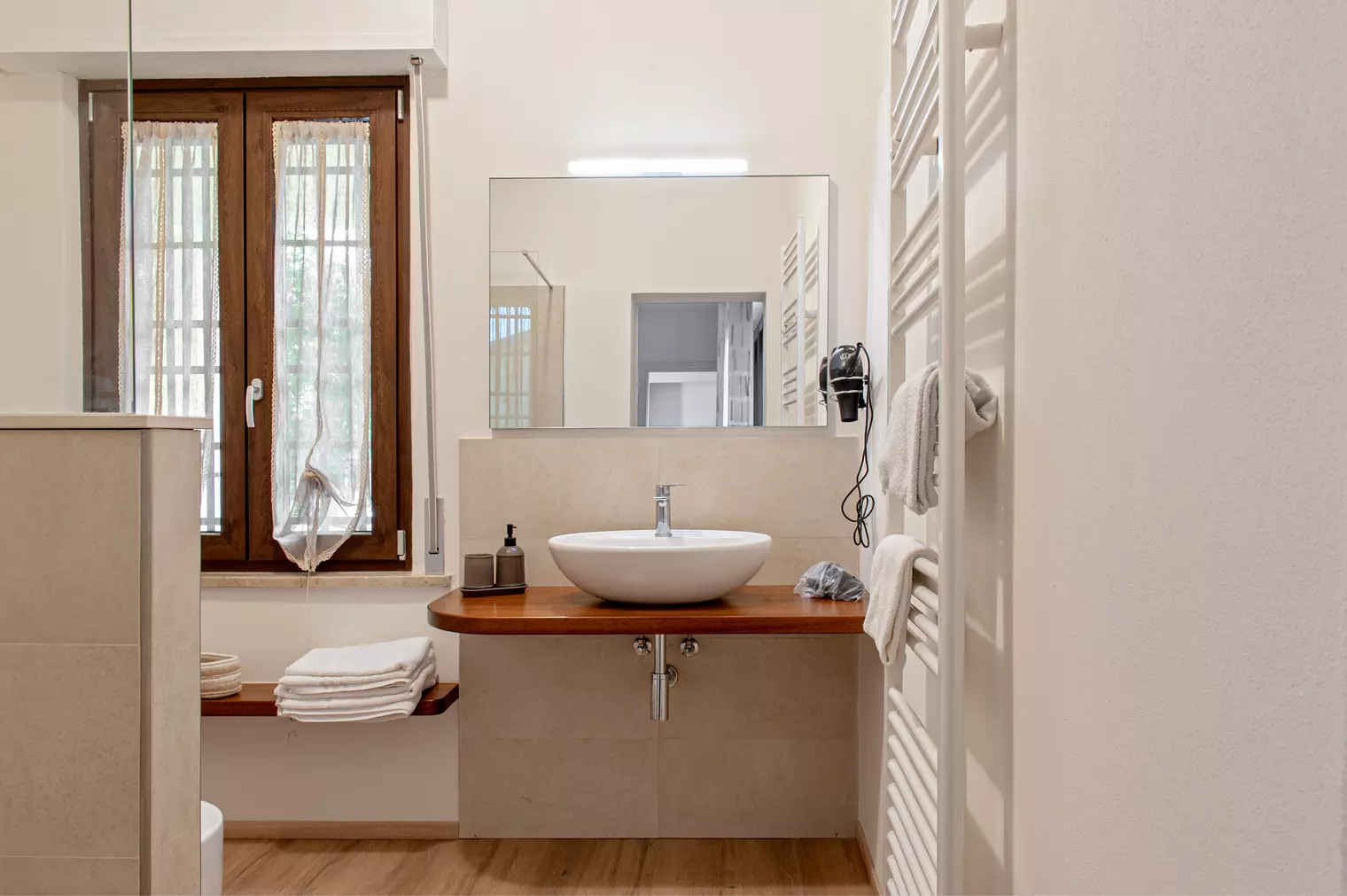 Additional view of the bathroom at Appartamento La Quercia