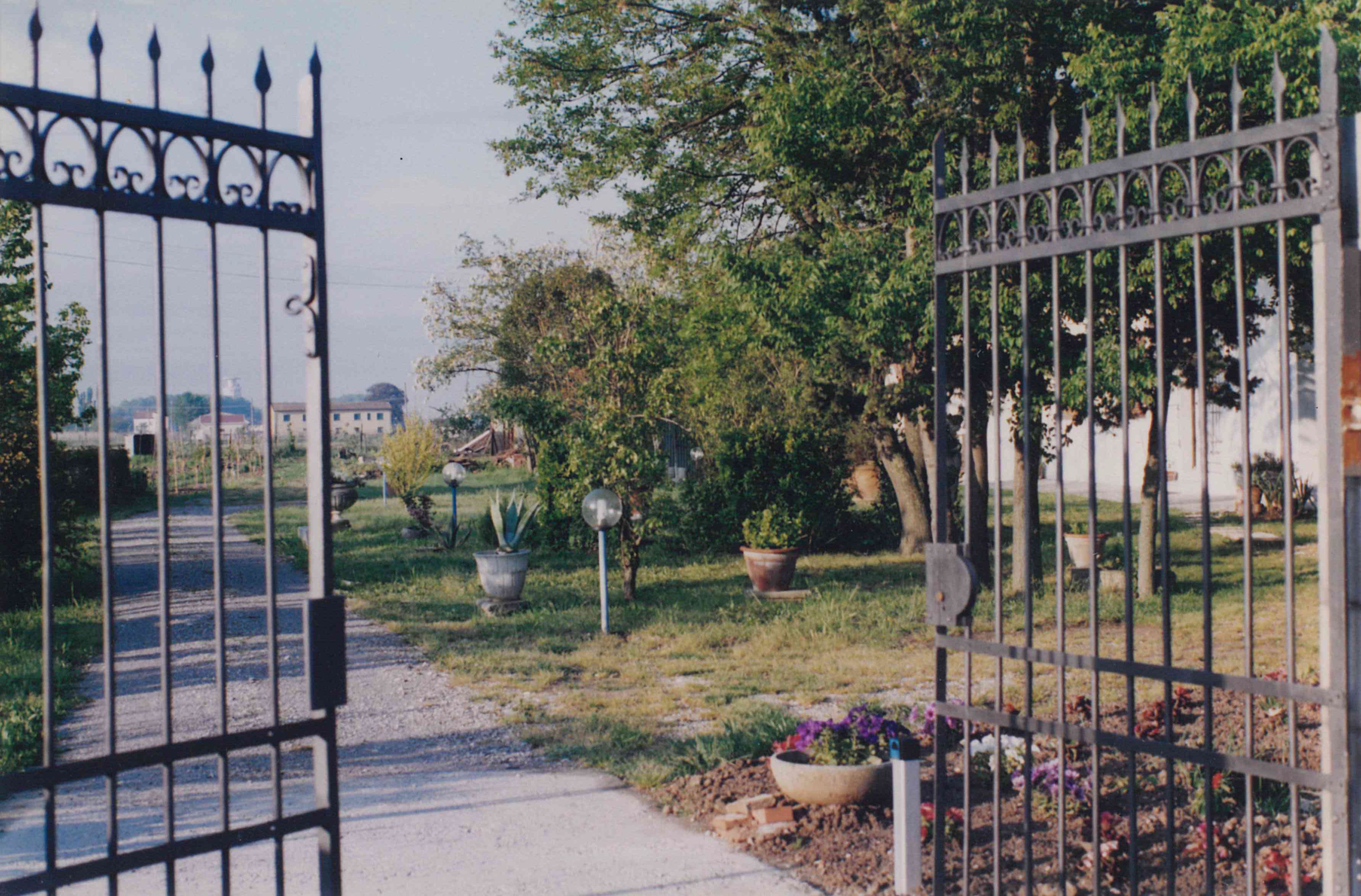 Historic view of the entrance gate at I Limori