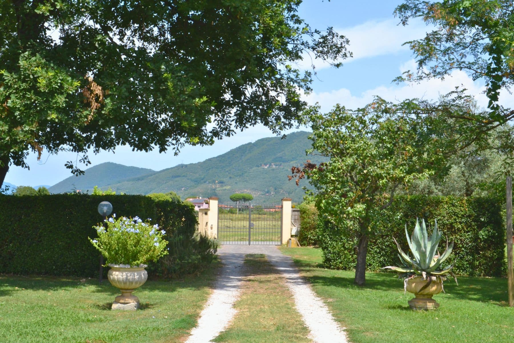 Entrance to I Limori