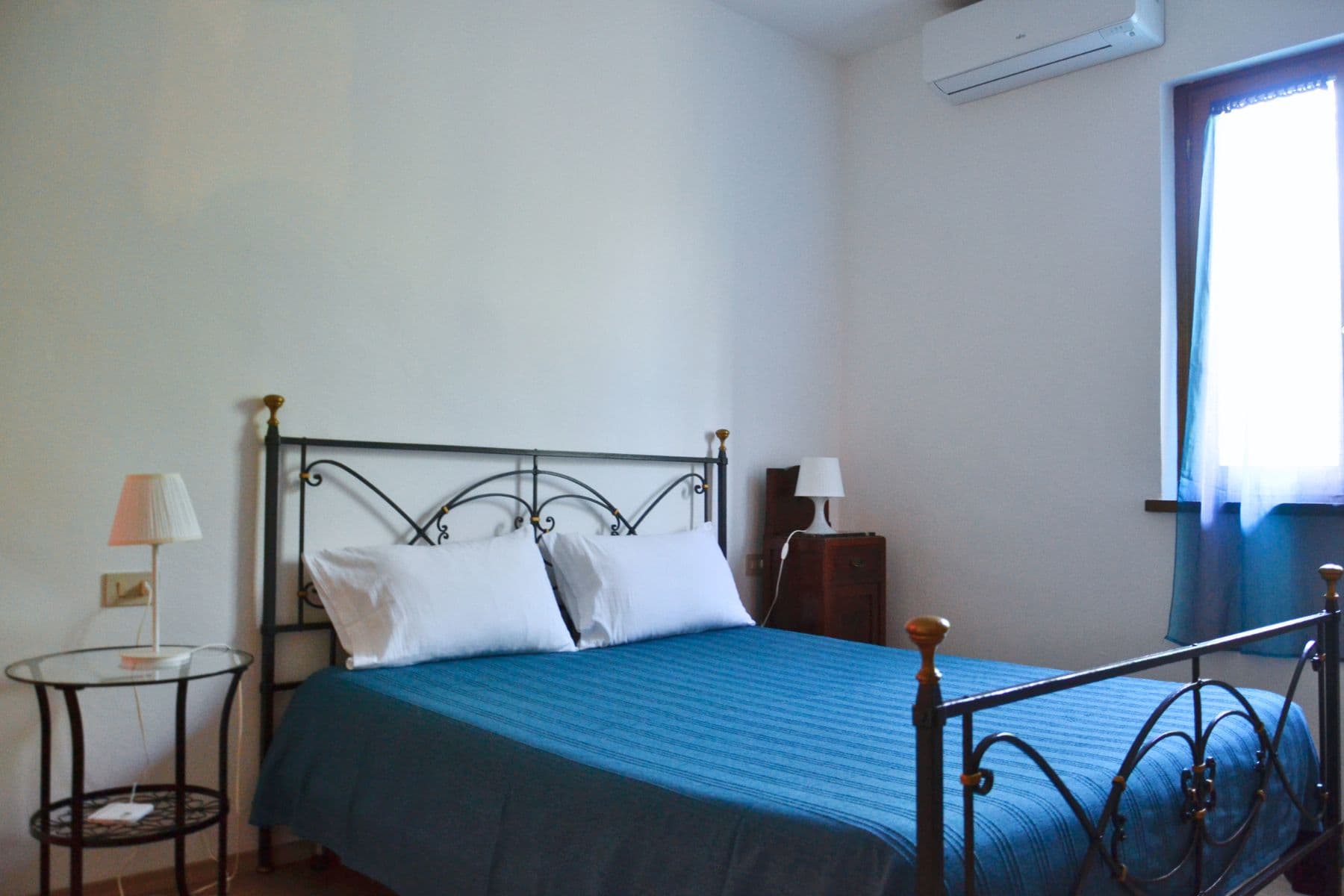 Blue bedroom at Casa I Limori