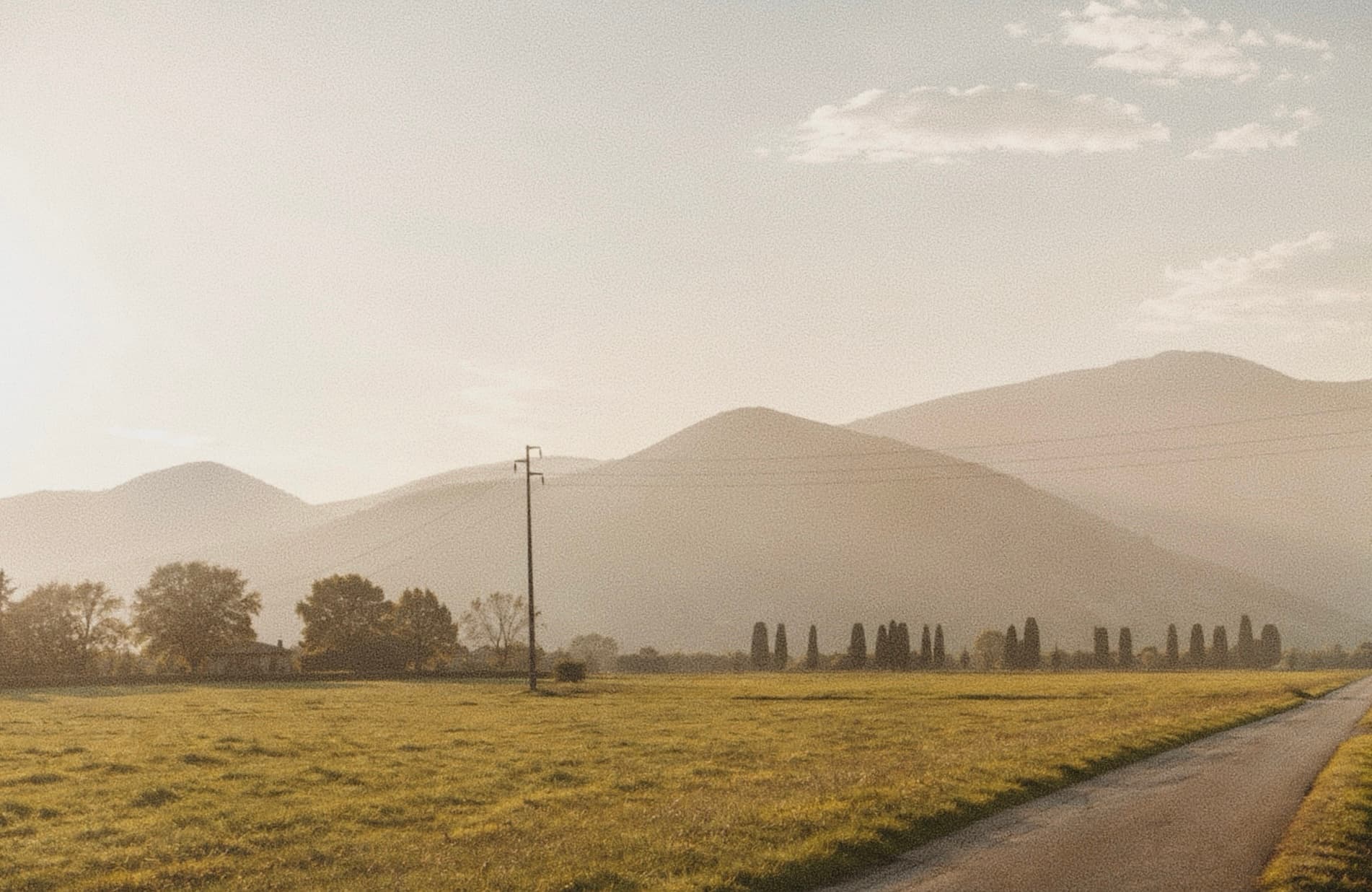 Morning view of the Tuscan countryside near I Limori